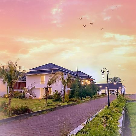 Horison Resort Antawirya Jepara Exterior photo